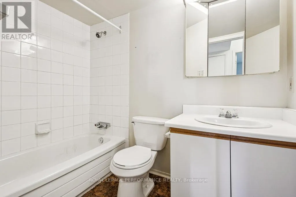 205 - 266 LORRY GREENBERG DRIVE