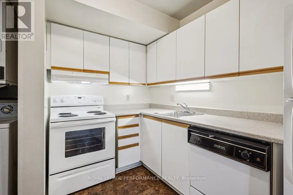 205 - 266 LORRY GREENBERG DRIVE