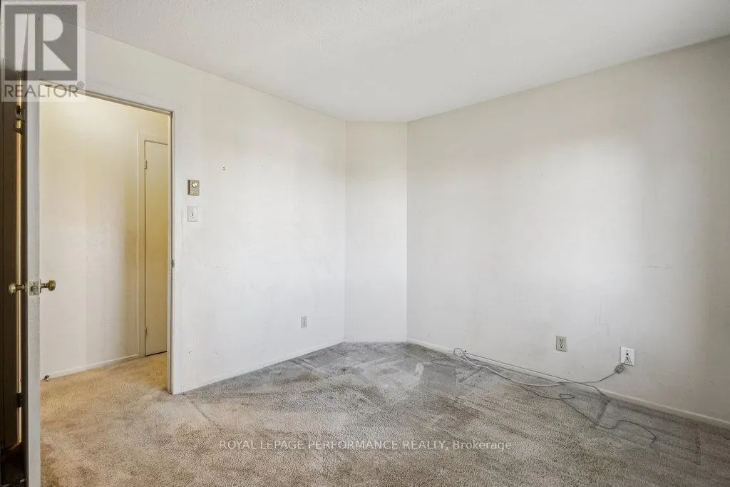 205 - 266 LORRY GREENBERG DRIVE