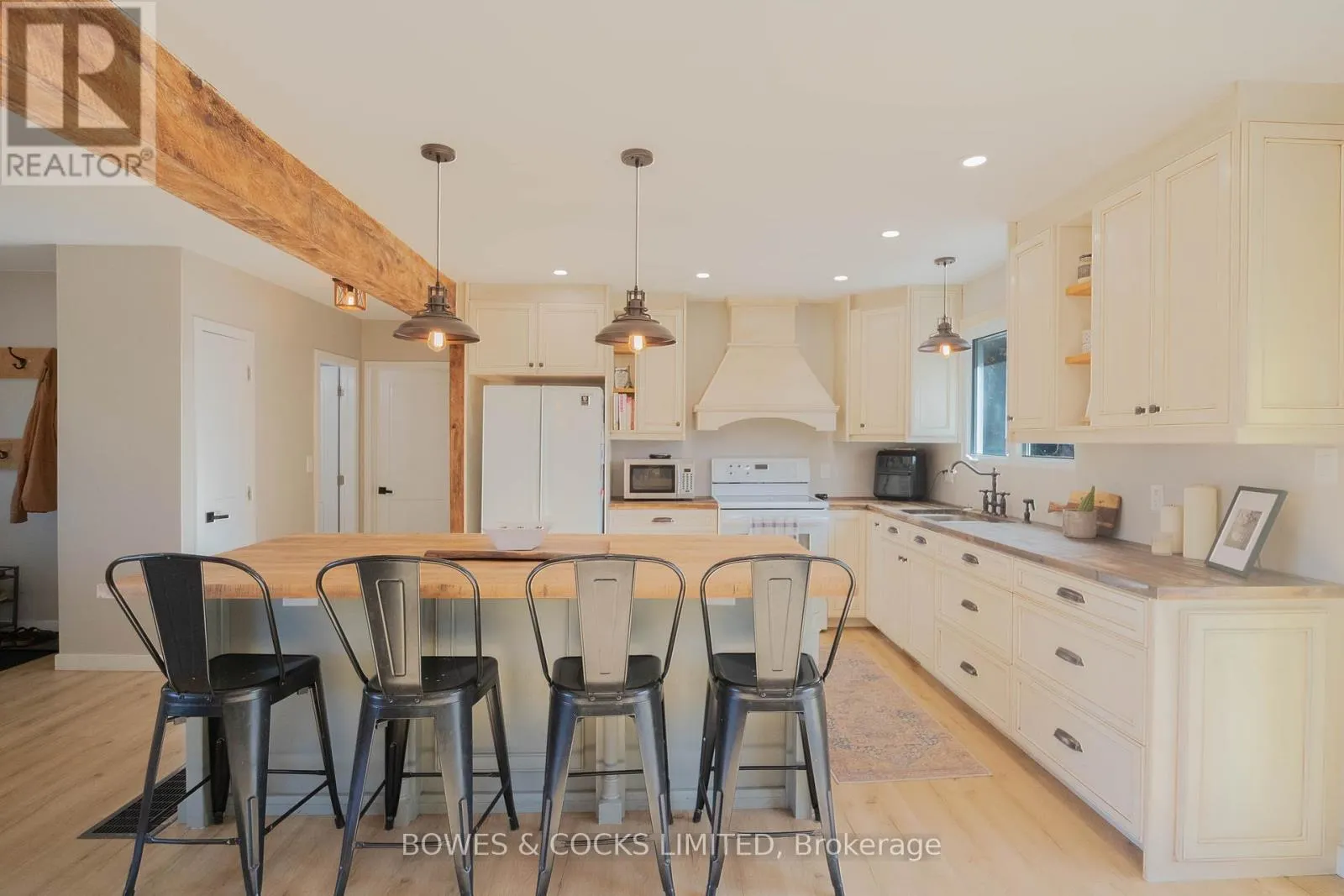 159 SOUTH BAPTISTE LAKE ROAD