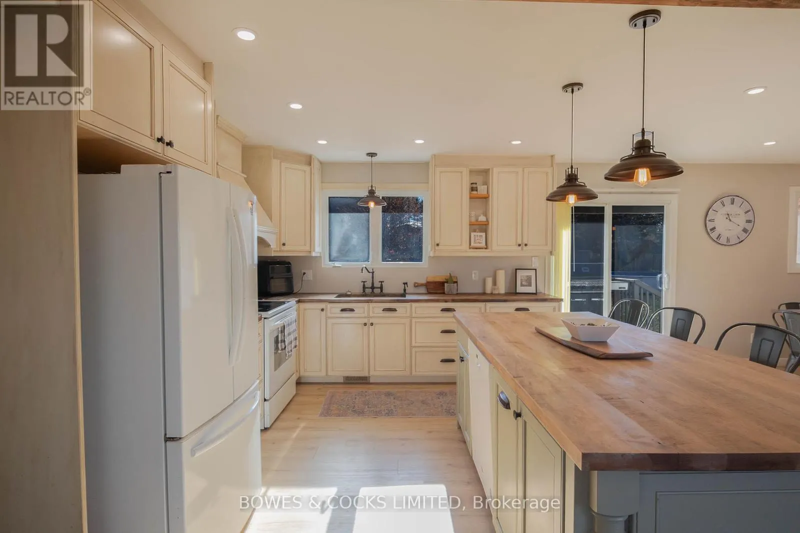 159 SOUTH BAPTISTE LAKE ROAD