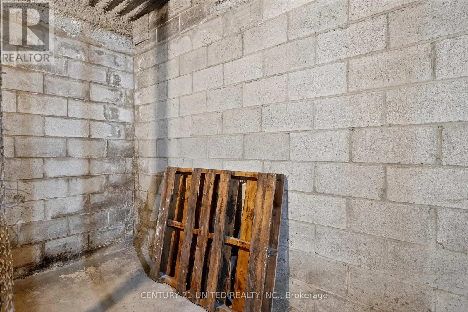 224 - 475 PARKHILL ROAD W, #224