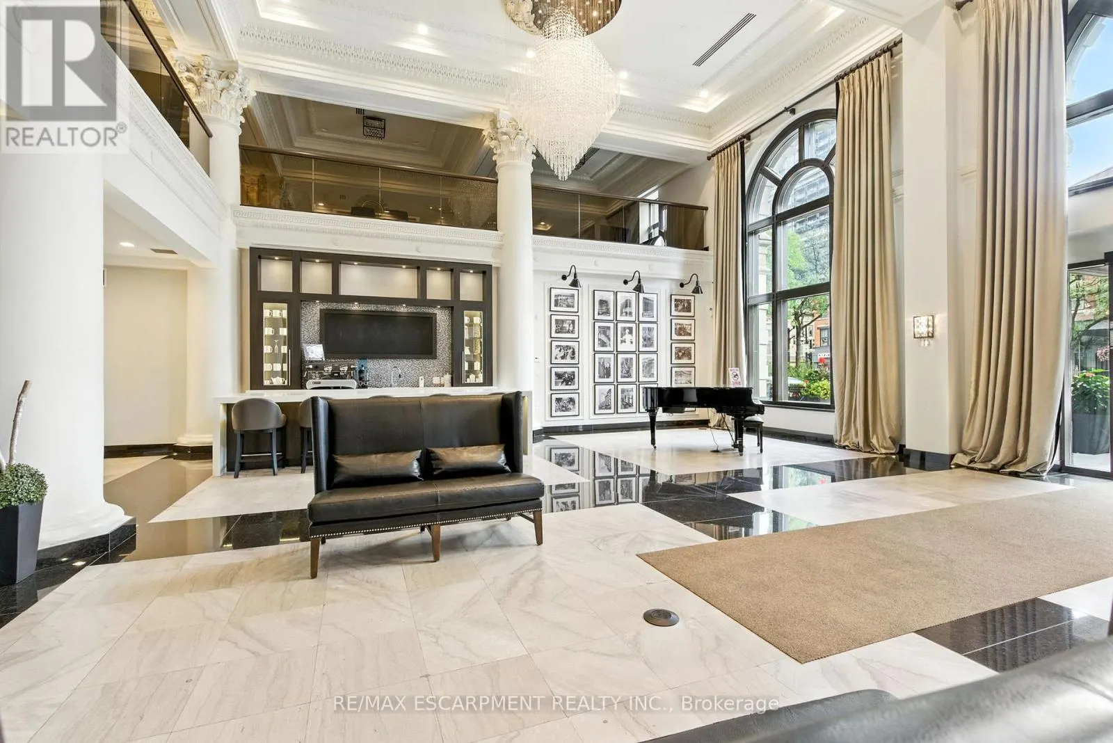 523 - 118 KING STREET E