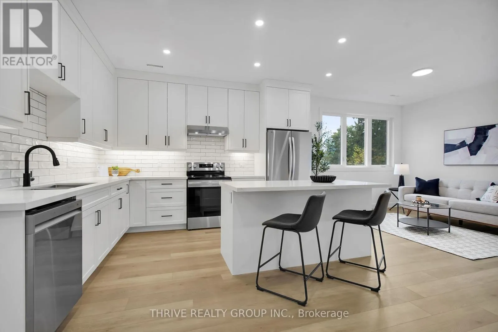 5 - 74 CHURCH STREET, #5