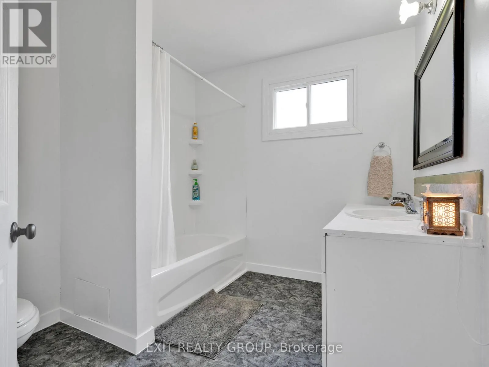 B - 109 PRINCE EDWARD STREET, #B