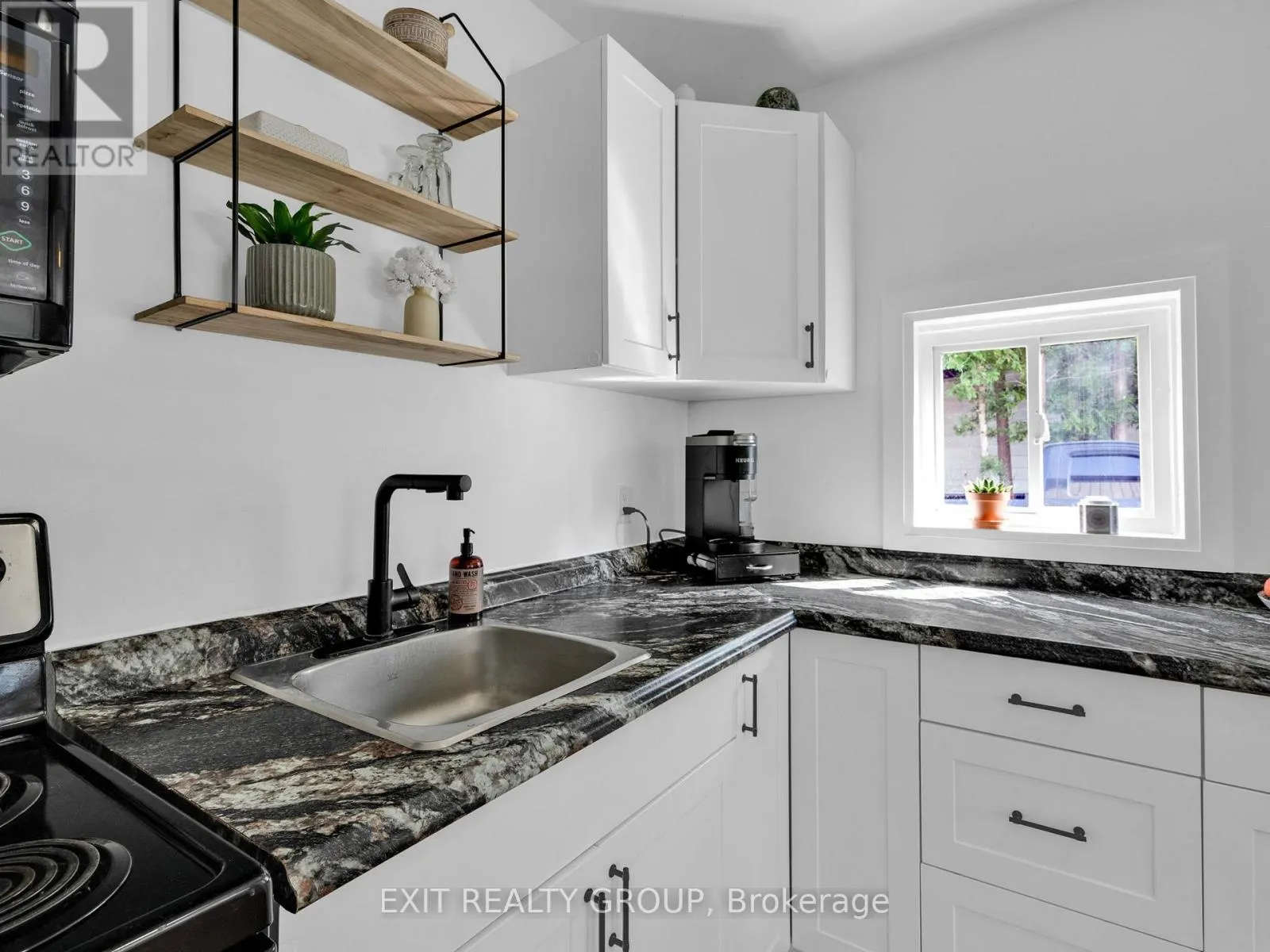 B - 109 PRINCE EDWARD STREET, #B