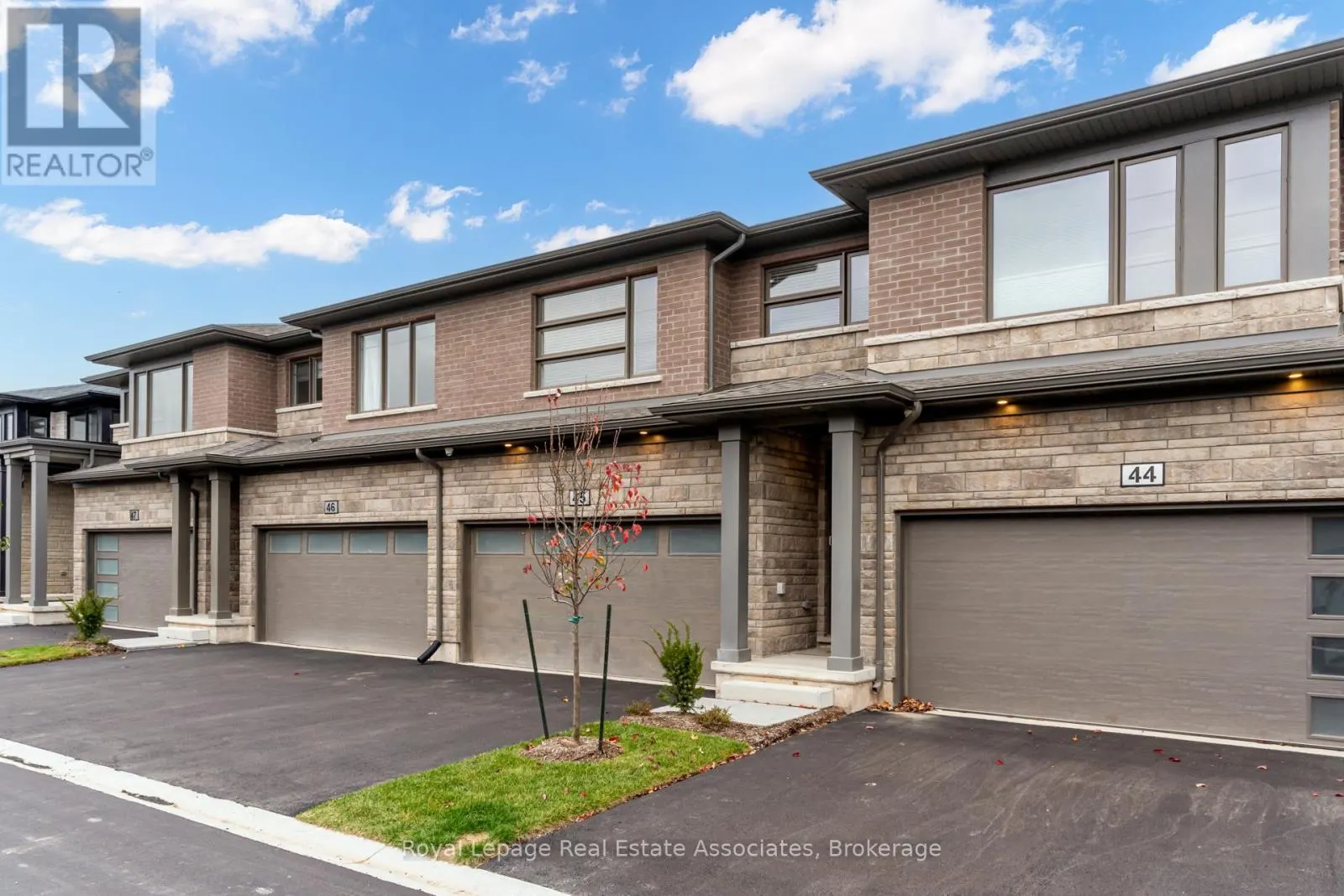 45 - 4552 PORTAGE ROAD