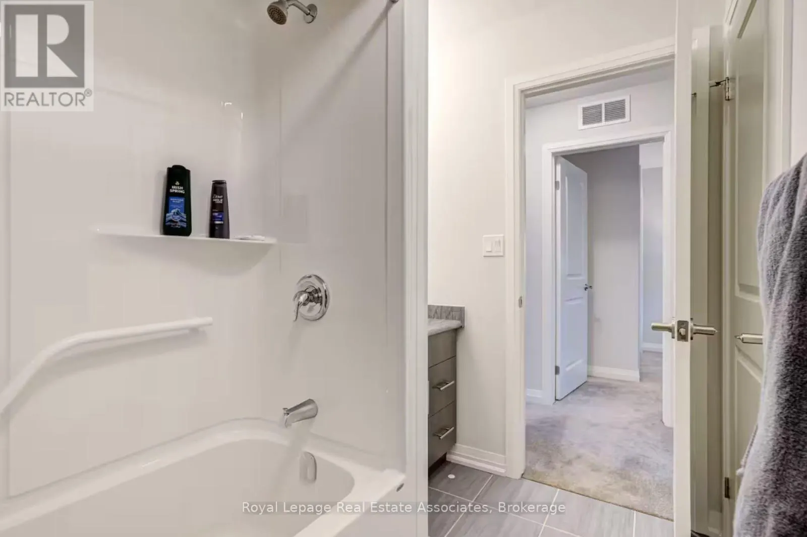 45 - 4552 PORTAGE ROAD