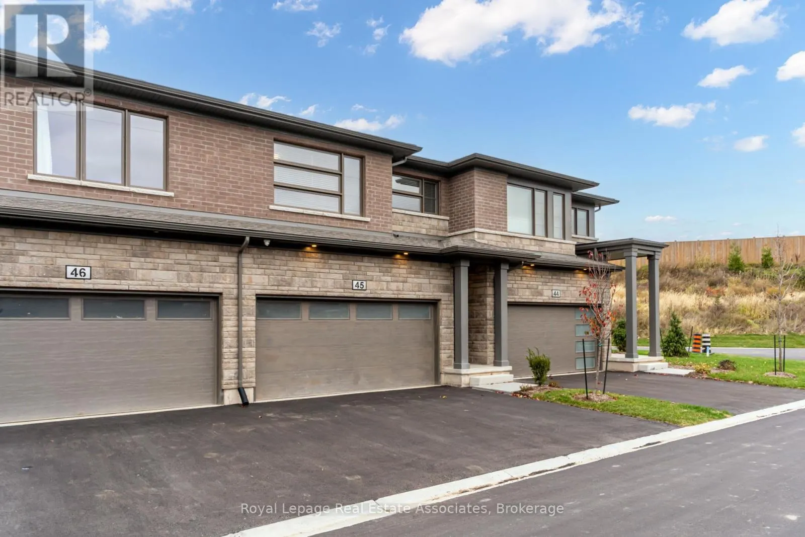 45 - 4552 PORTAGE ROAD