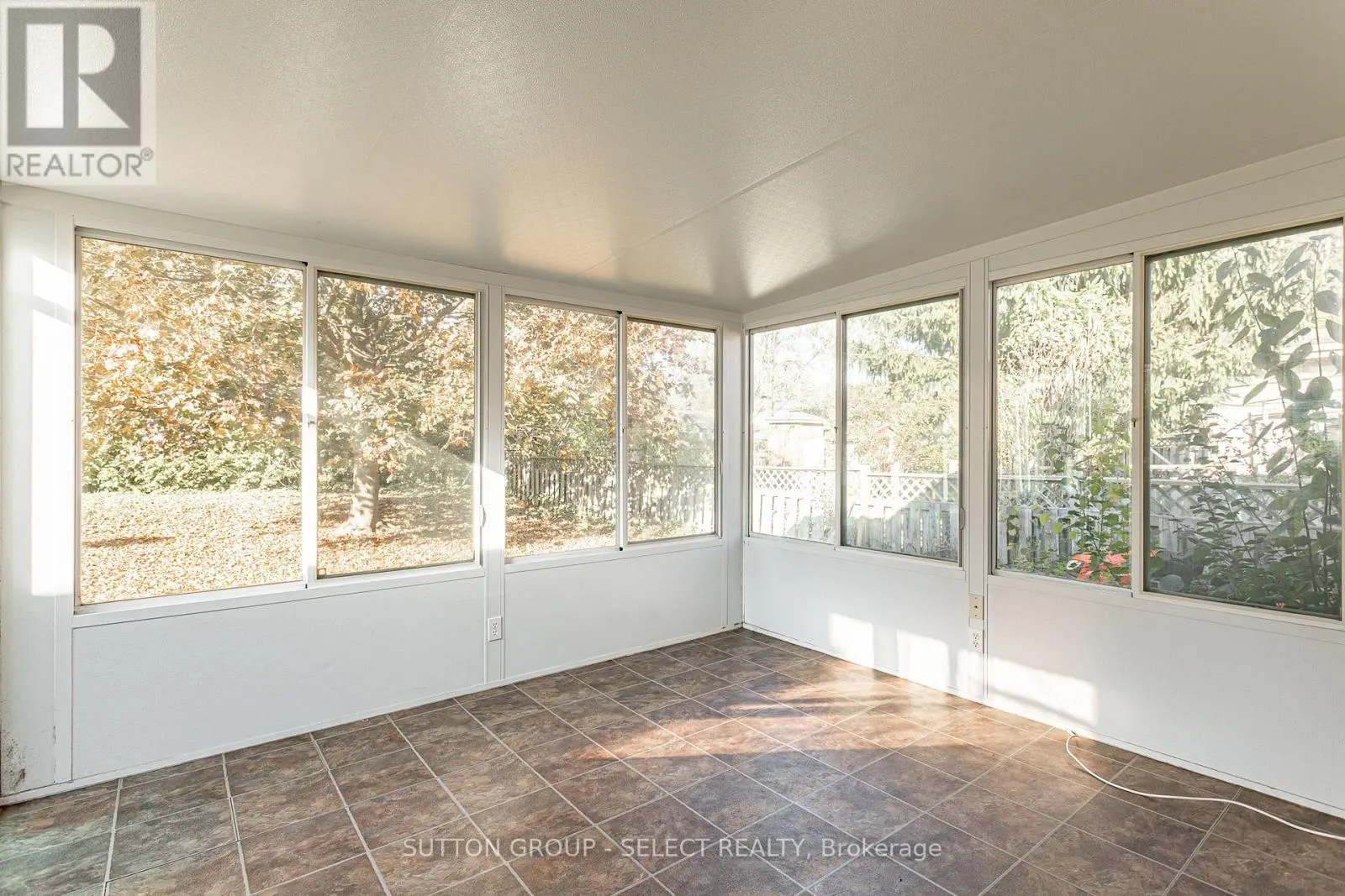 323 BASE LINE ROAD W