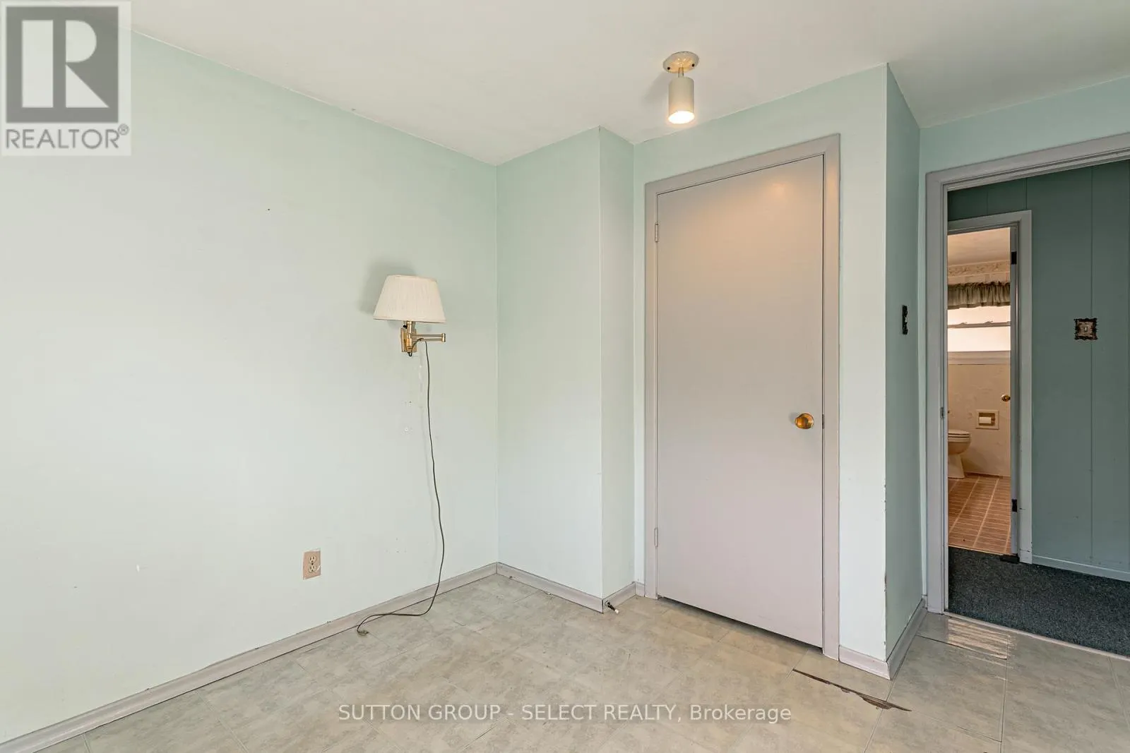 323 BASE LINE ROAD W