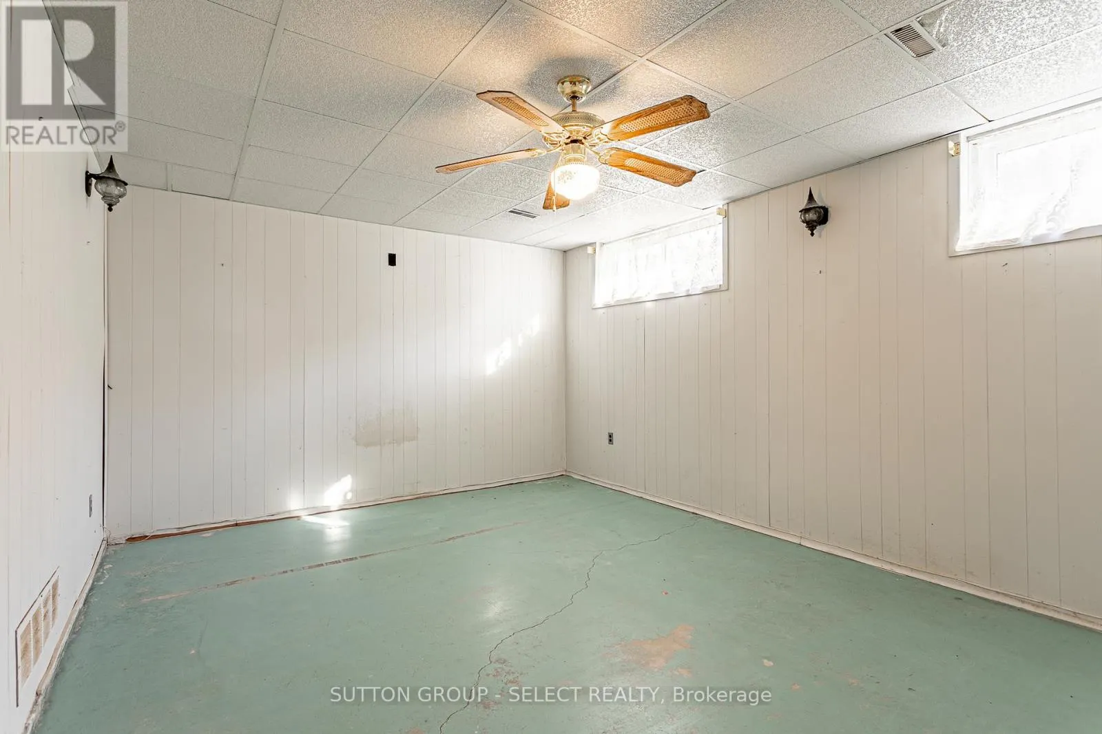 323 BASE LINE ROAD W