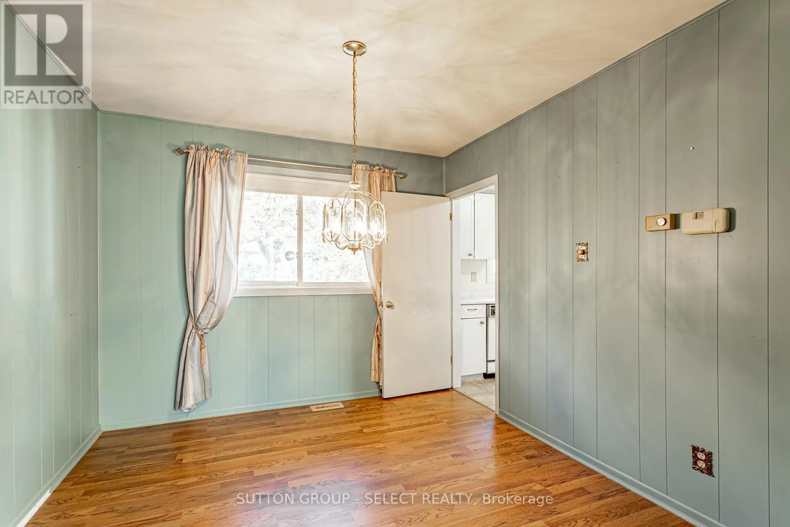 323 BASE LINE ROAD W