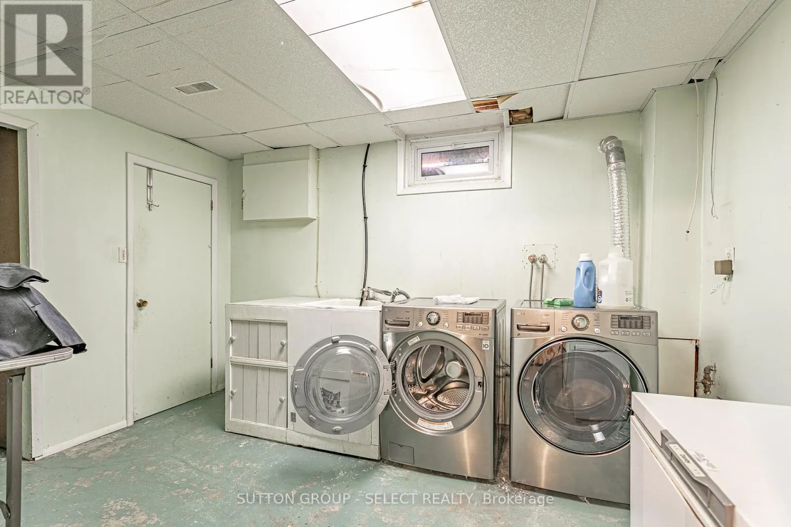 323 BASE LINE ROAD W