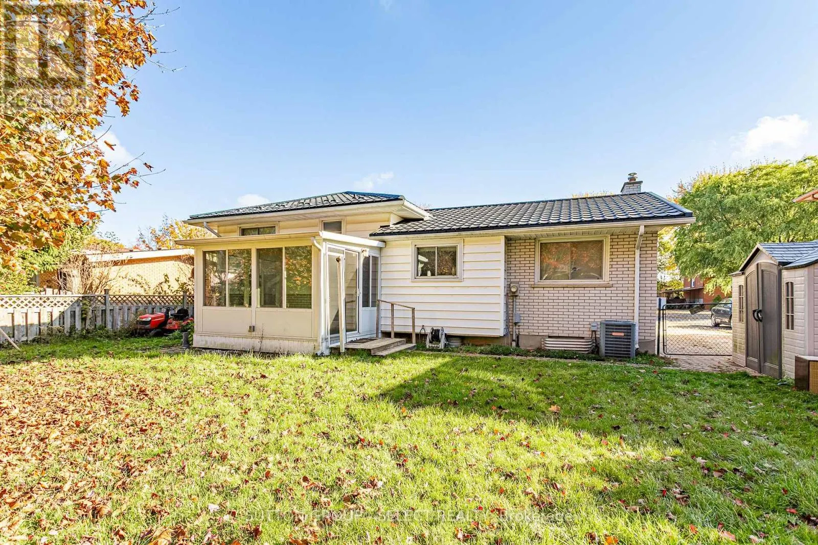 323 BASE LINE ROAD W