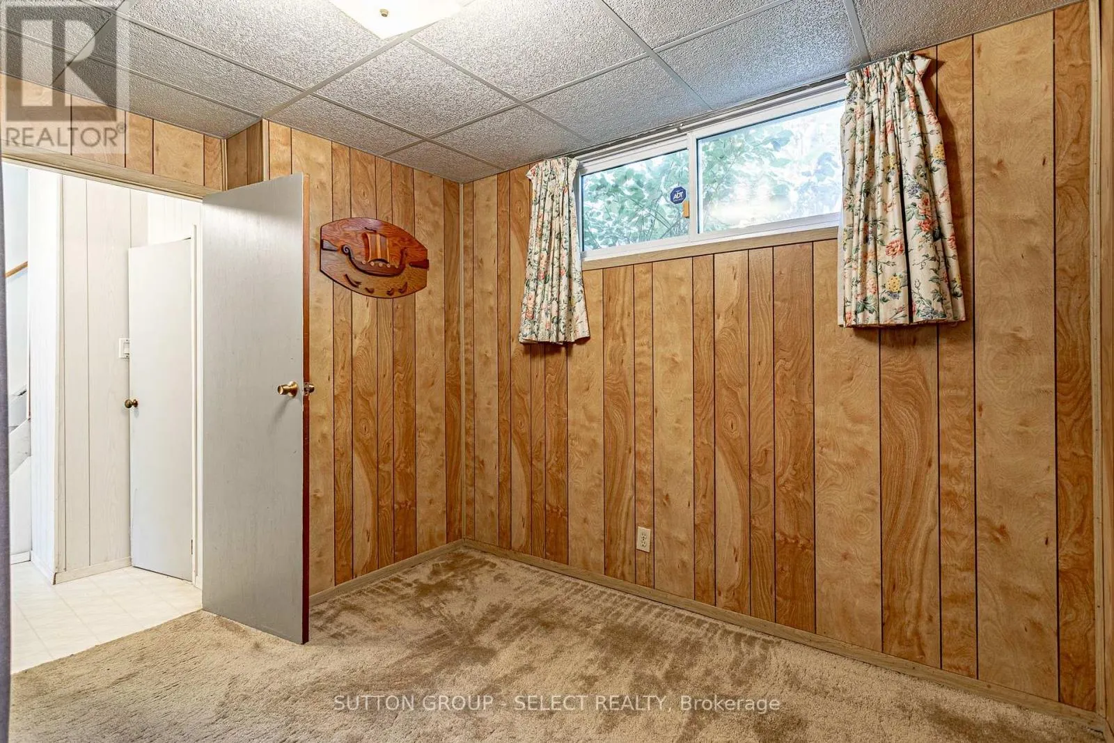 323 BASE LINE ROAD W