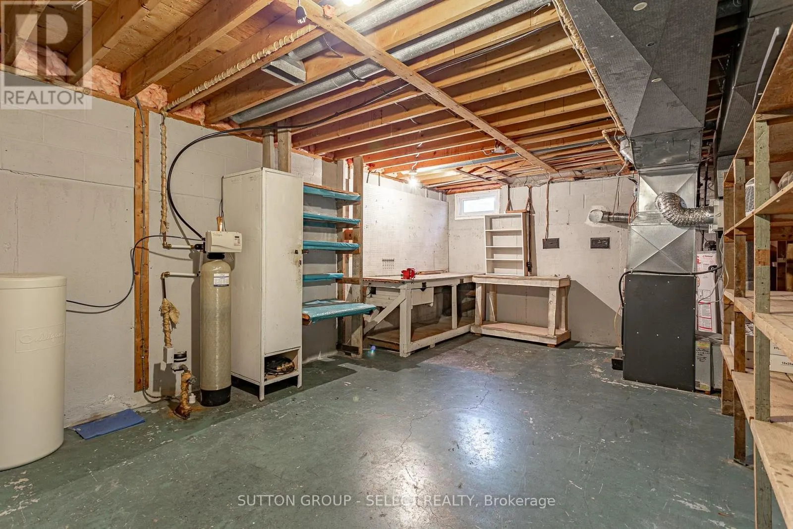 323 BASE LINE ROAD W