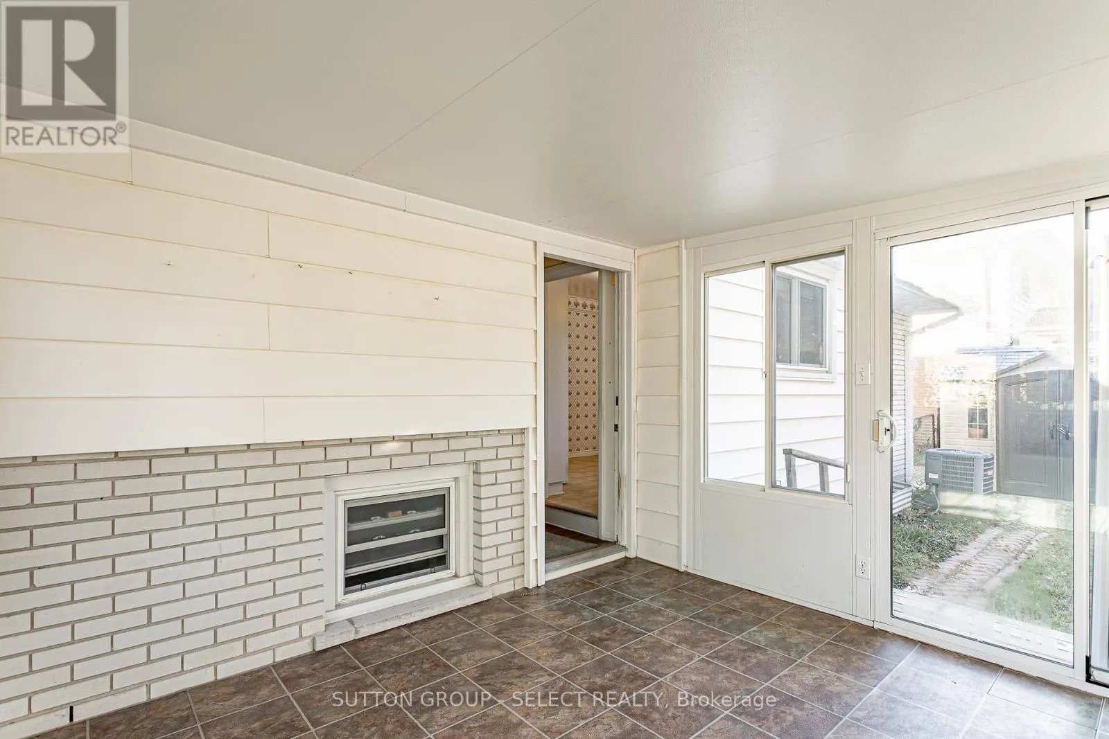 323 BASE LINE ROAD W