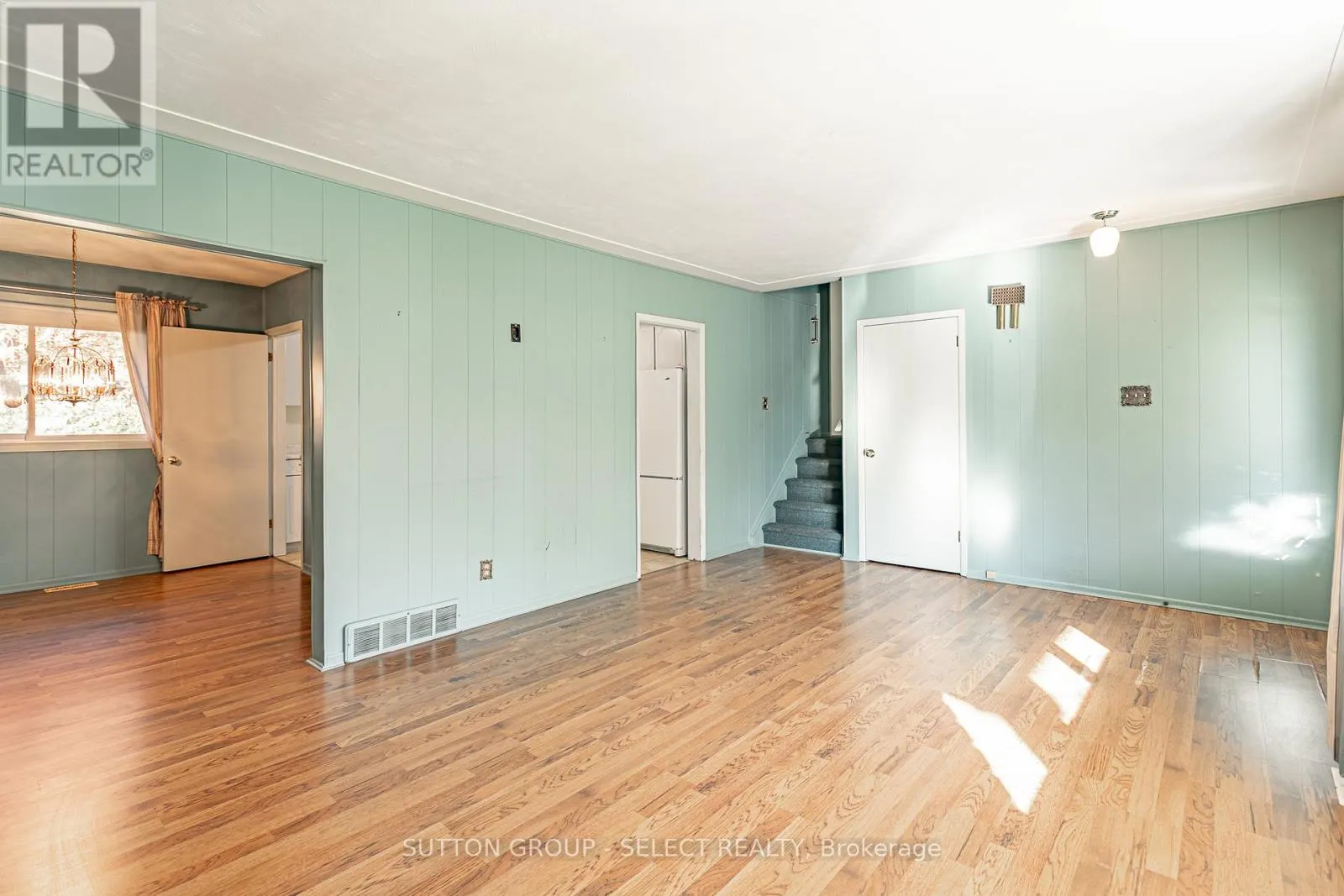 323 BASE LINE ROAD W