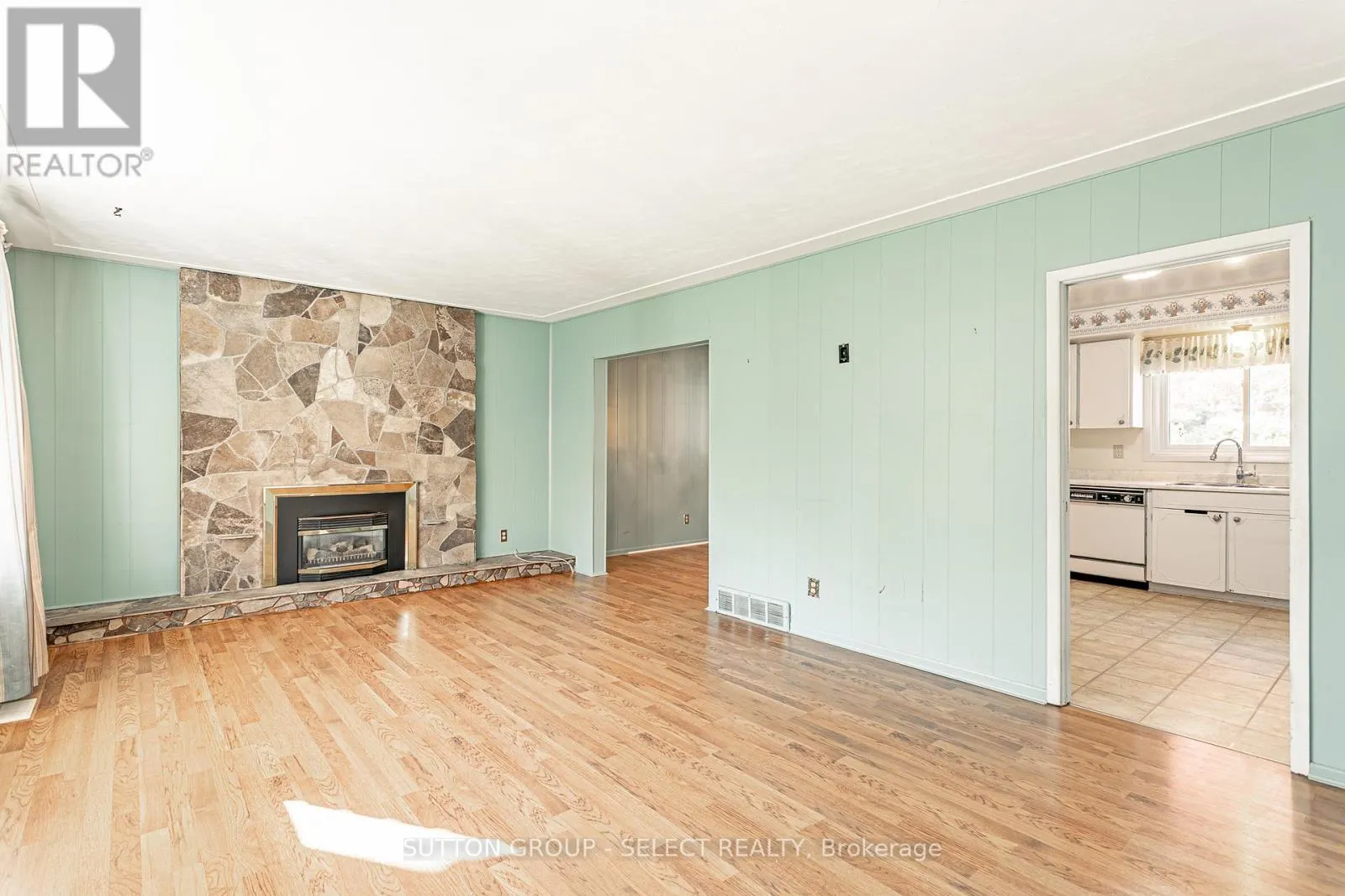 323 BASE LINE ROAD W