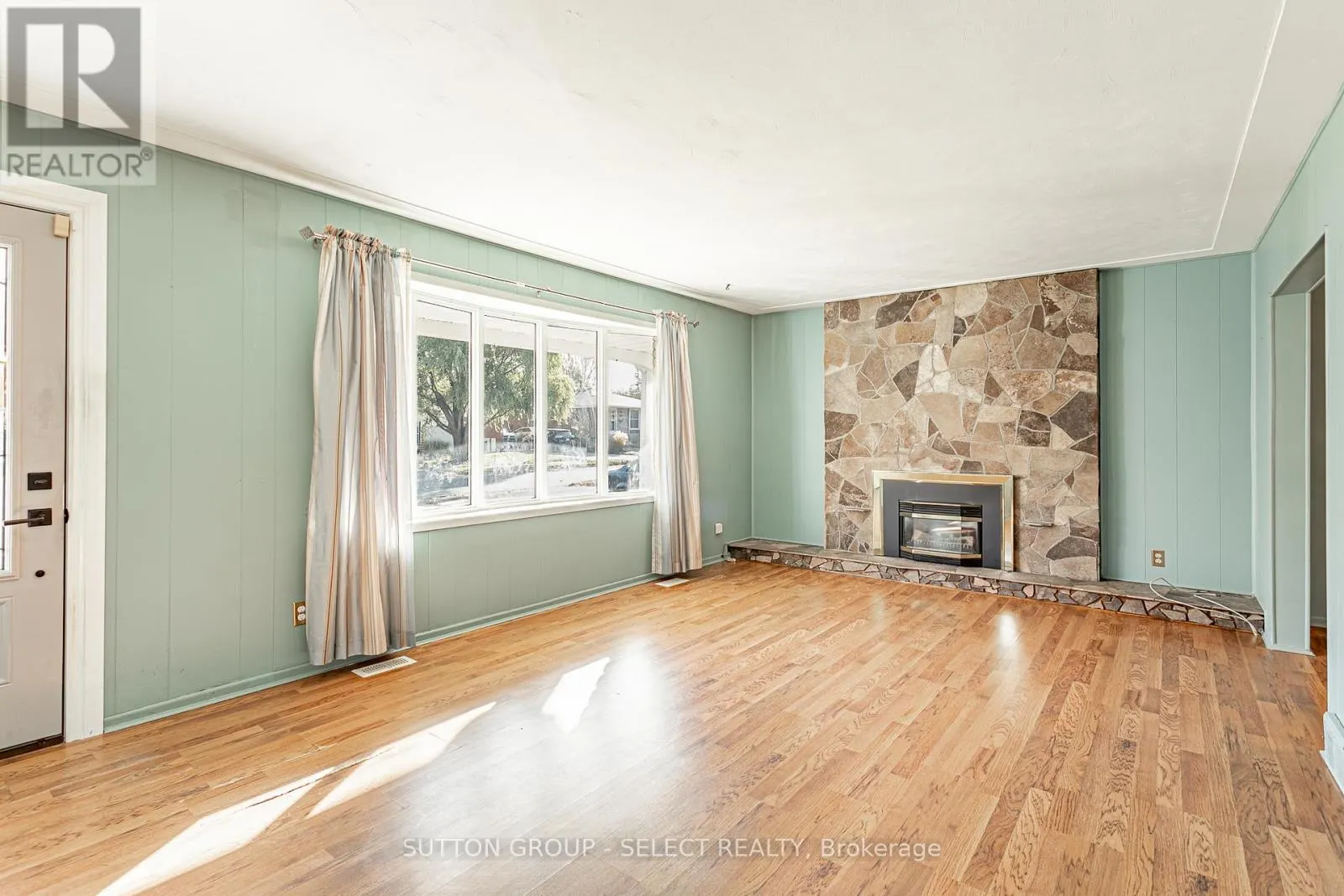 323 BASE LINE ROAD W