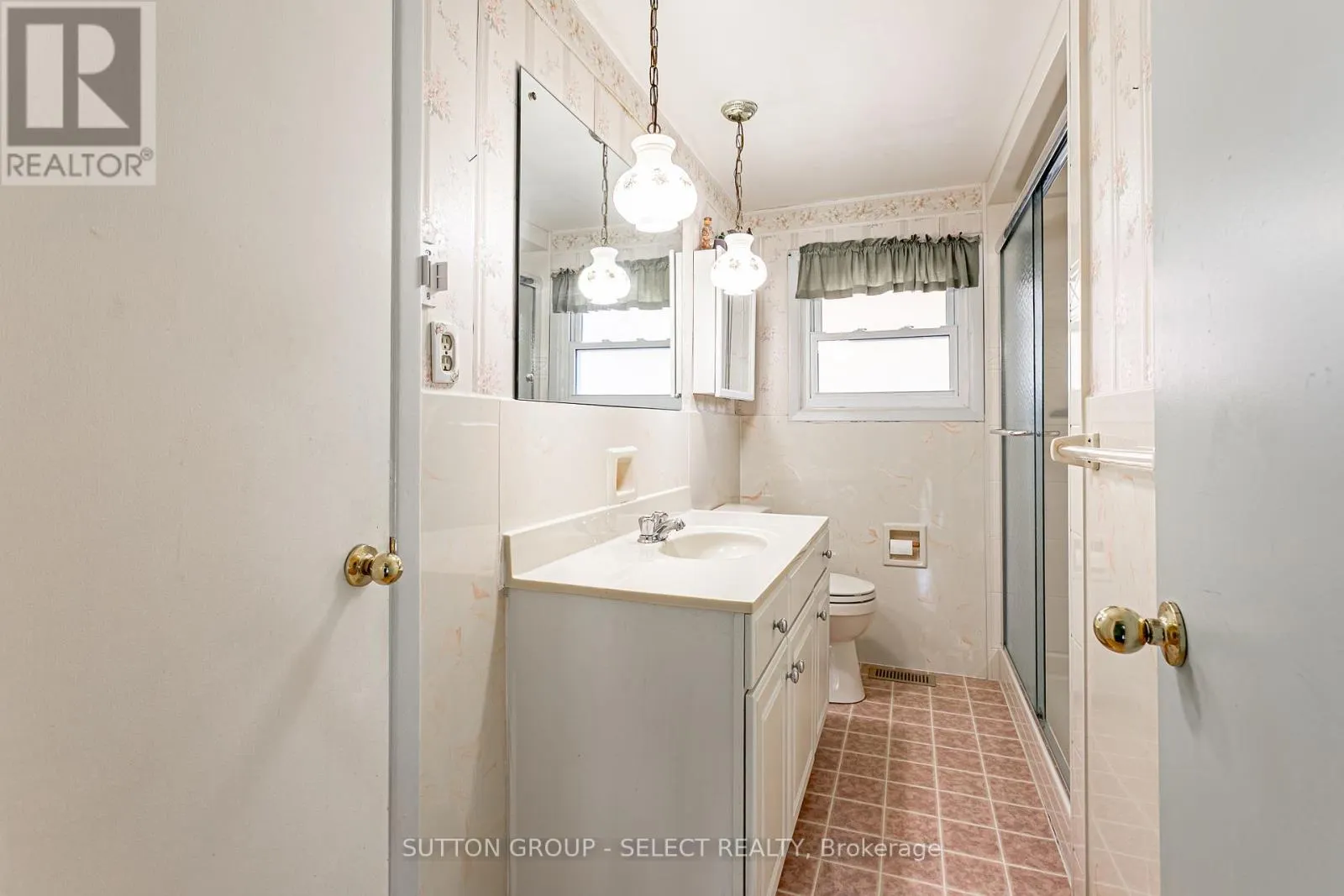 323 BASE LINE ROAD W