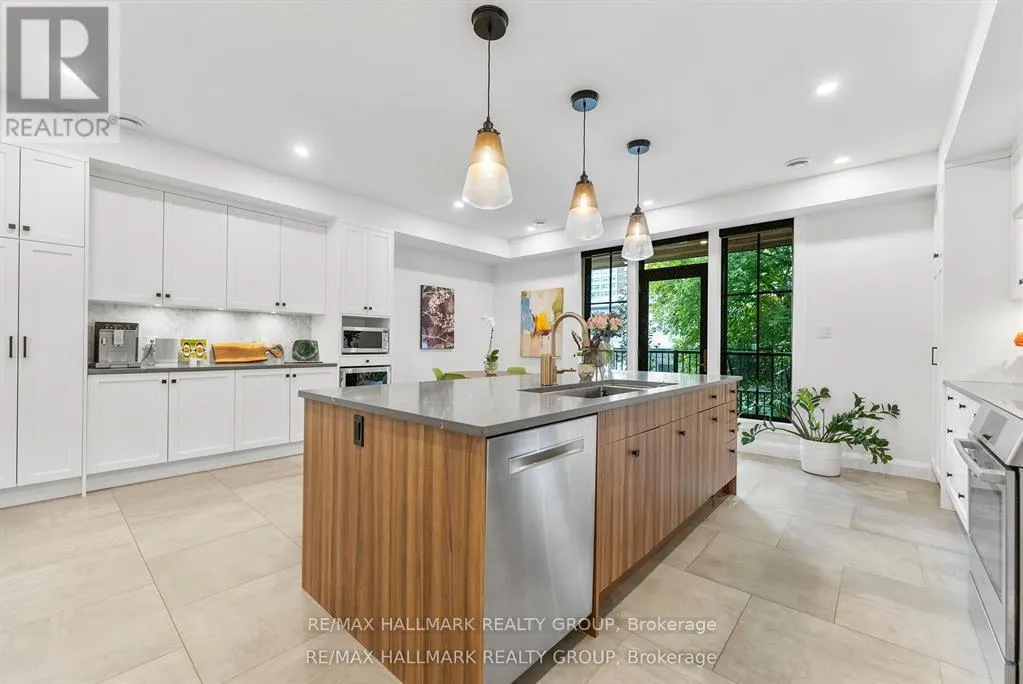 396 ROOSEVELT AVENUE