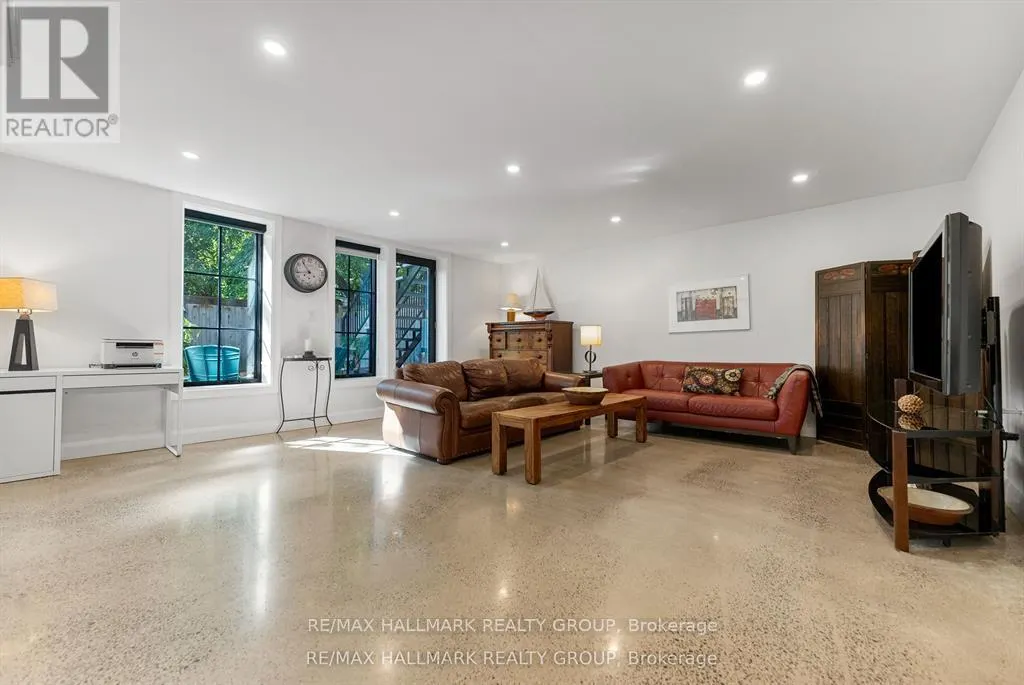 396 ROOSEVELT AVENUE