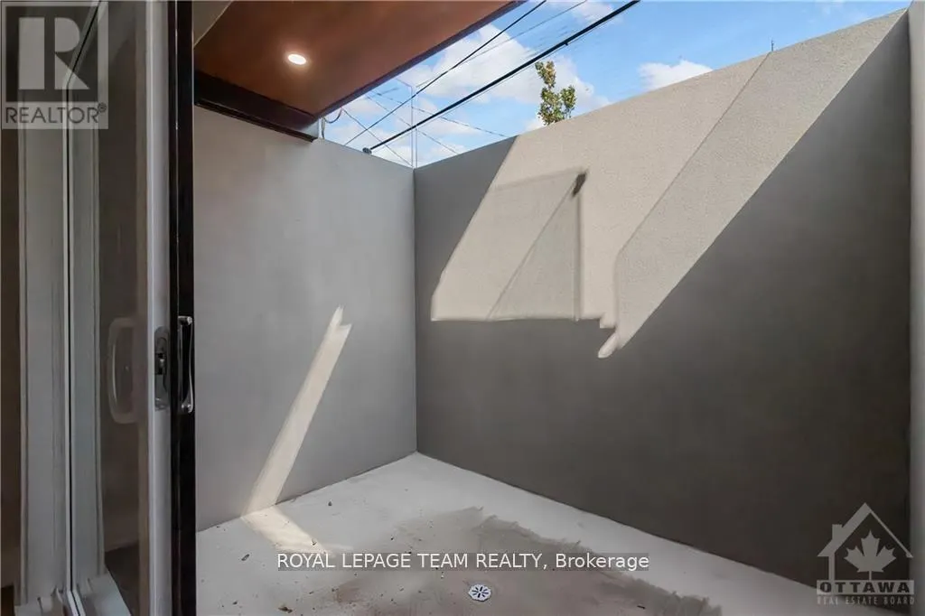 1 - 366 WINONA AVENUE