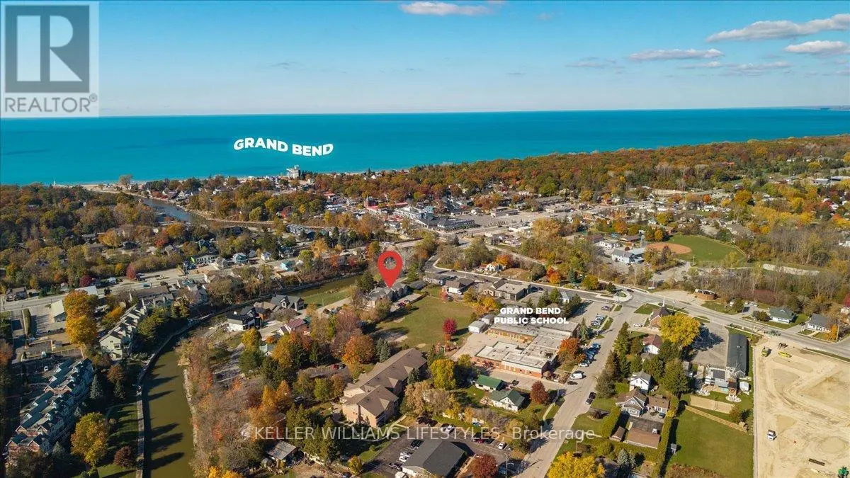 4 - 18 SAUBLE RIVER ROAD, #4