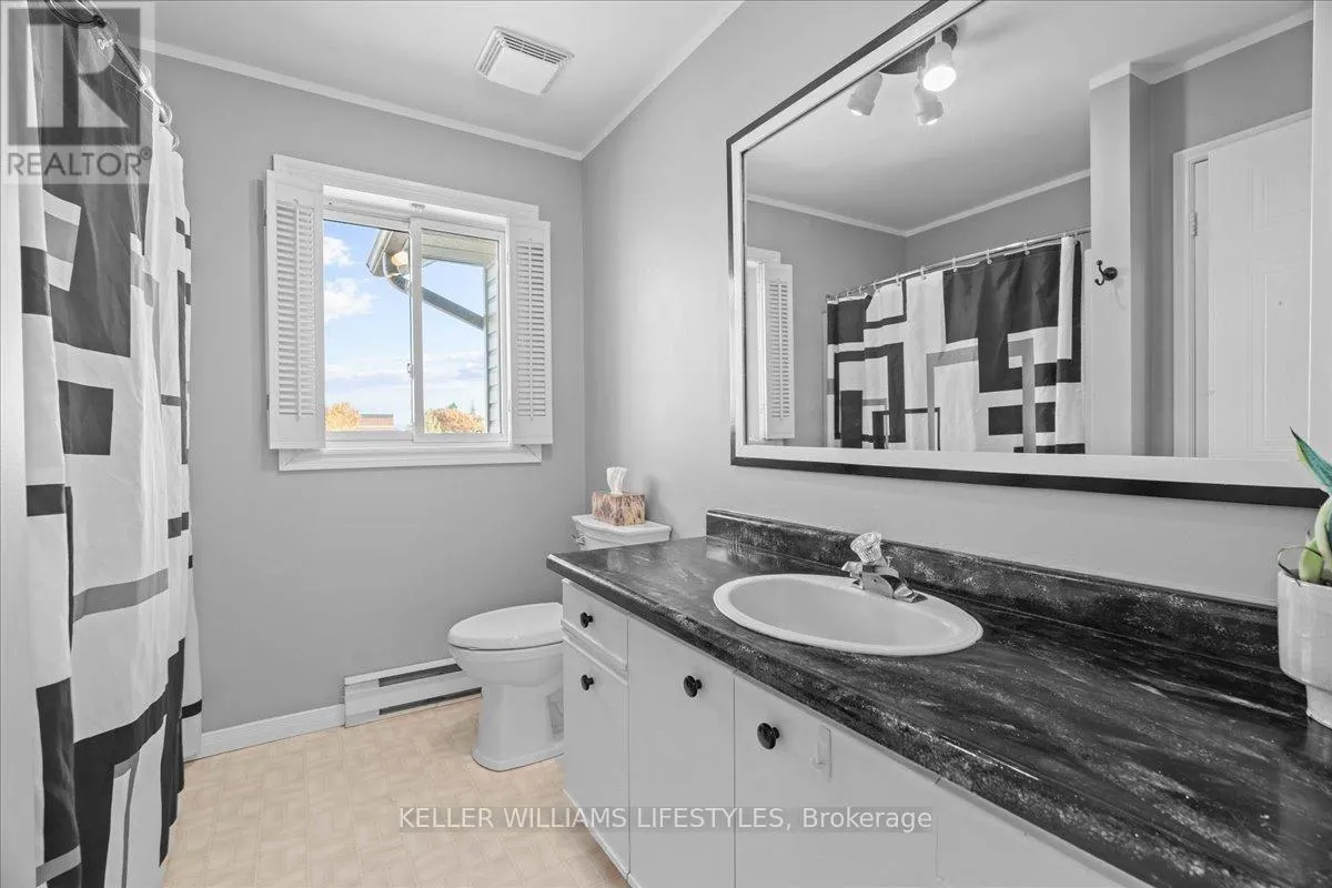 4 - 18 SAUBLE RIVER ROAD, #4