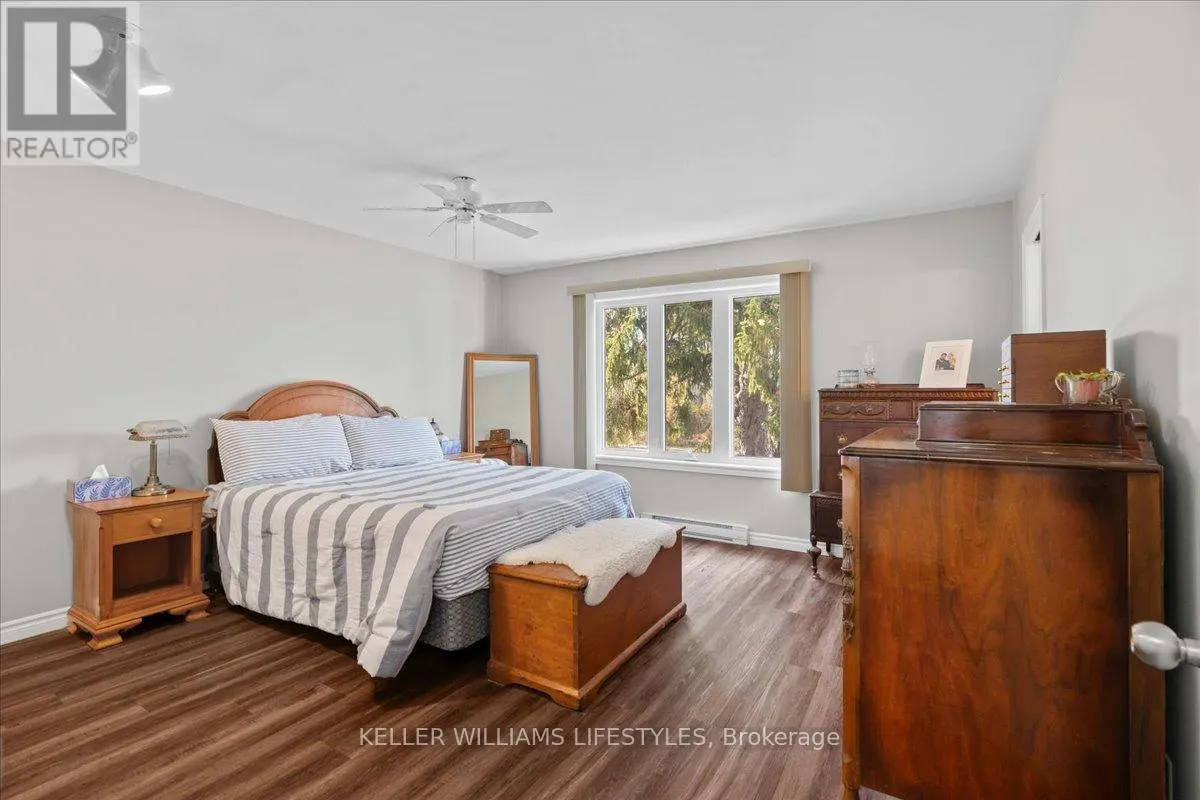 4 - 18 SAUBLE RIVER ROAD, #4