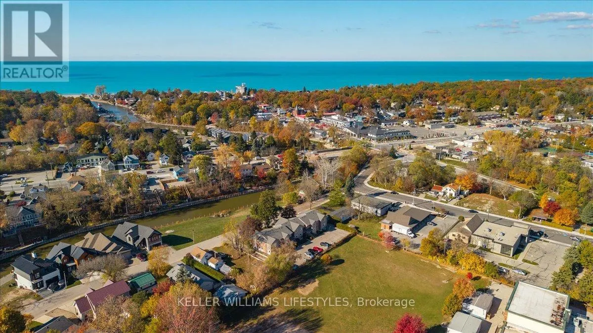 4 - 18 SAUBLE RIVER ROAD, #4