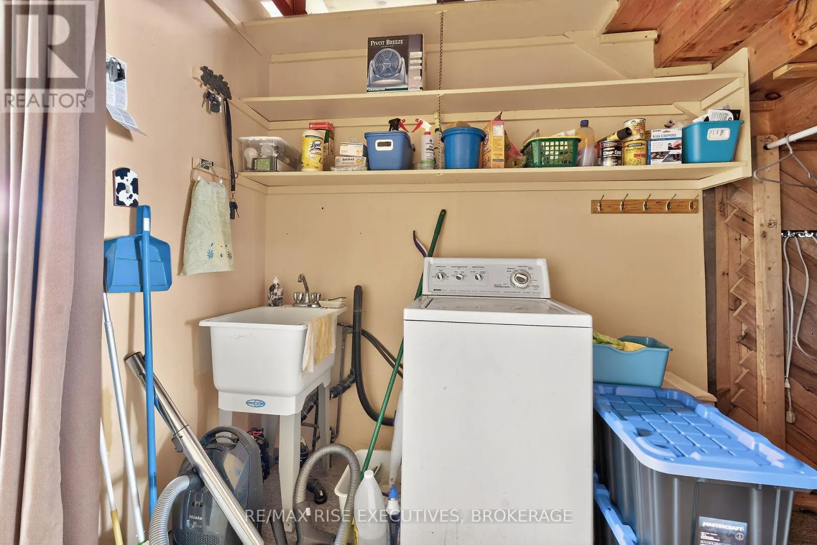 3185 THOUSAND ACRE ROAD