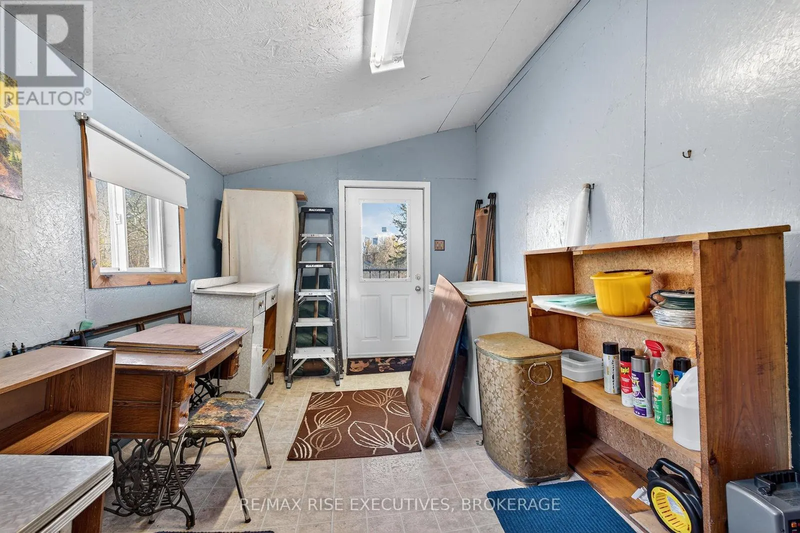 3185 THOUSAND ACRE ROAD