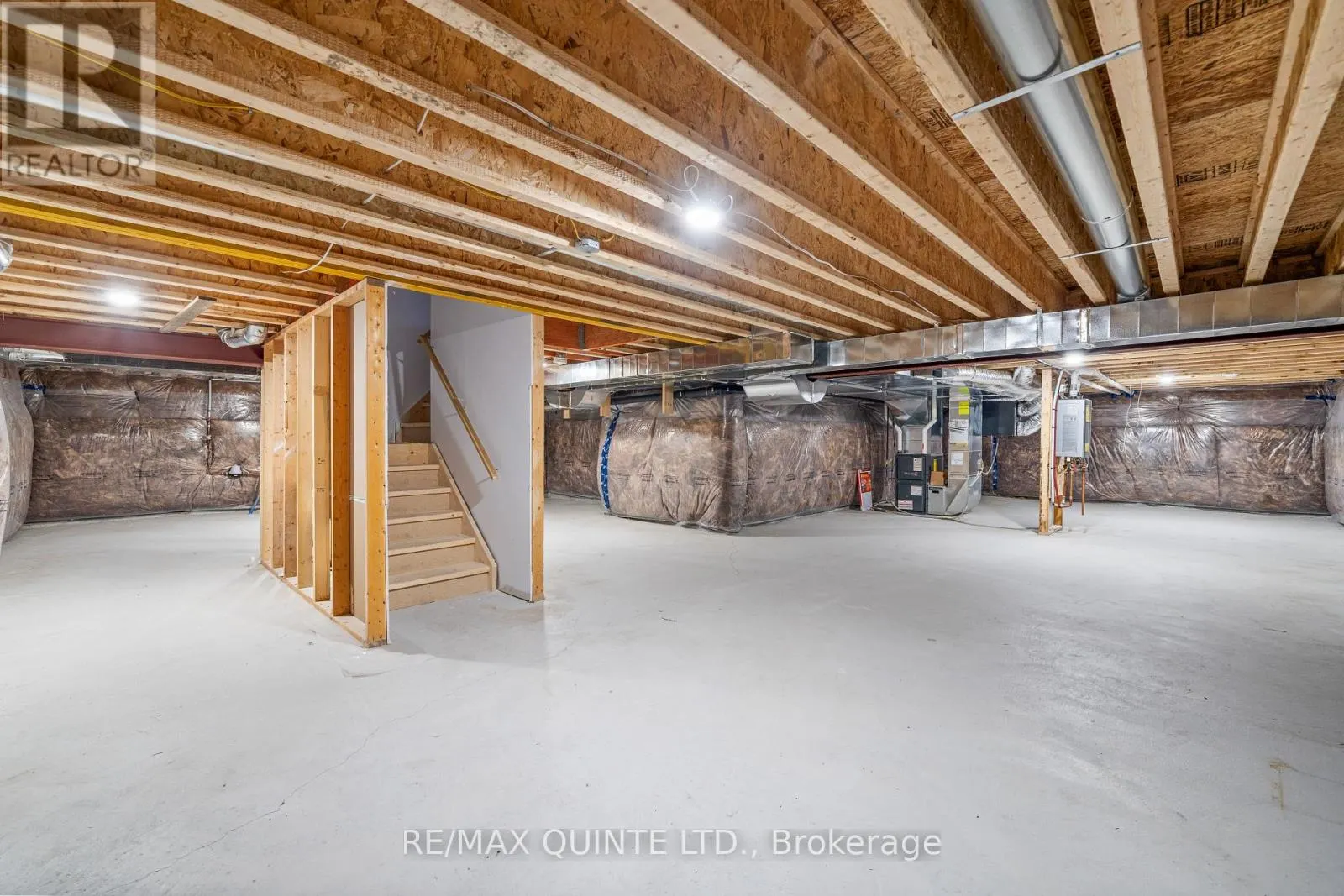 61 SUMMER BREEZE DRIVE