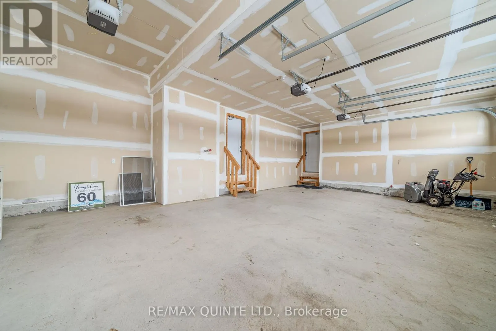 61 SUMMER BREEZE DRIVE