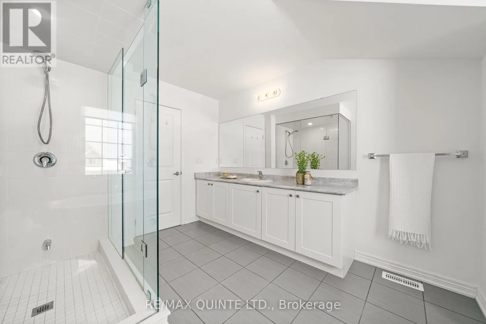 61 SUMMER BREEZE DRIVE