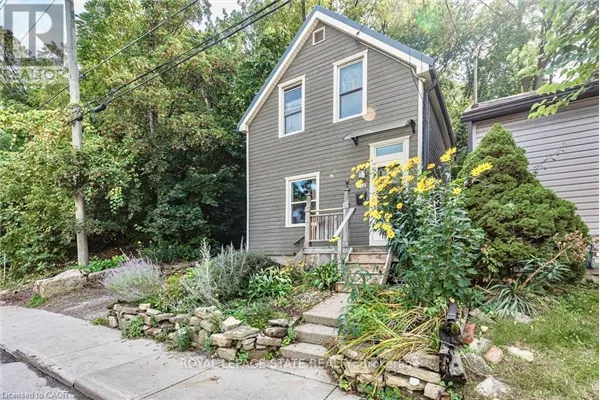 210 CHARLTON AVENUE E