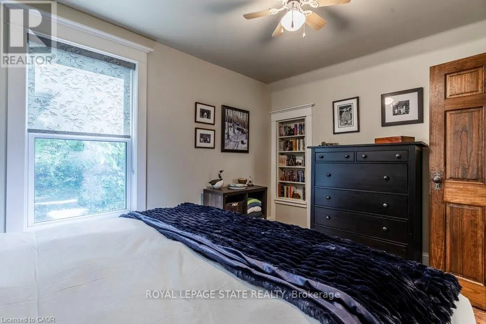 210 CHARLTON AVENUE E