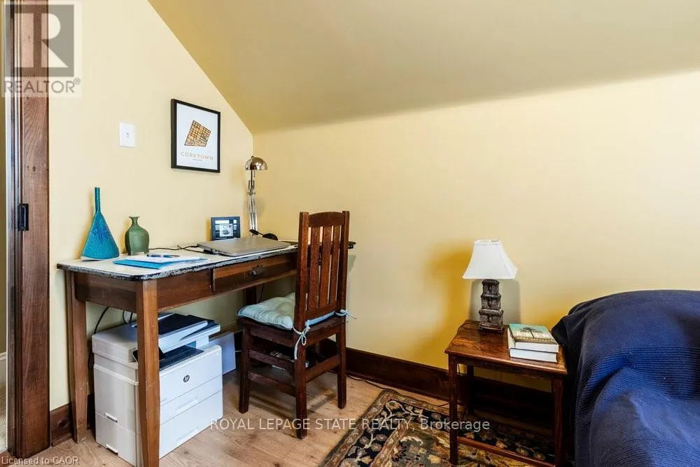 210 CHARLTON AVENUE E