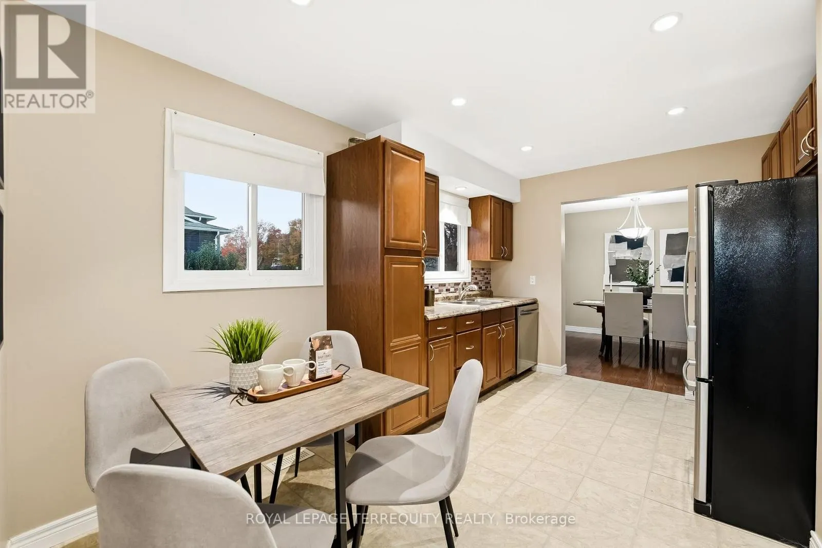 652 SPRAGGE CRESCENT