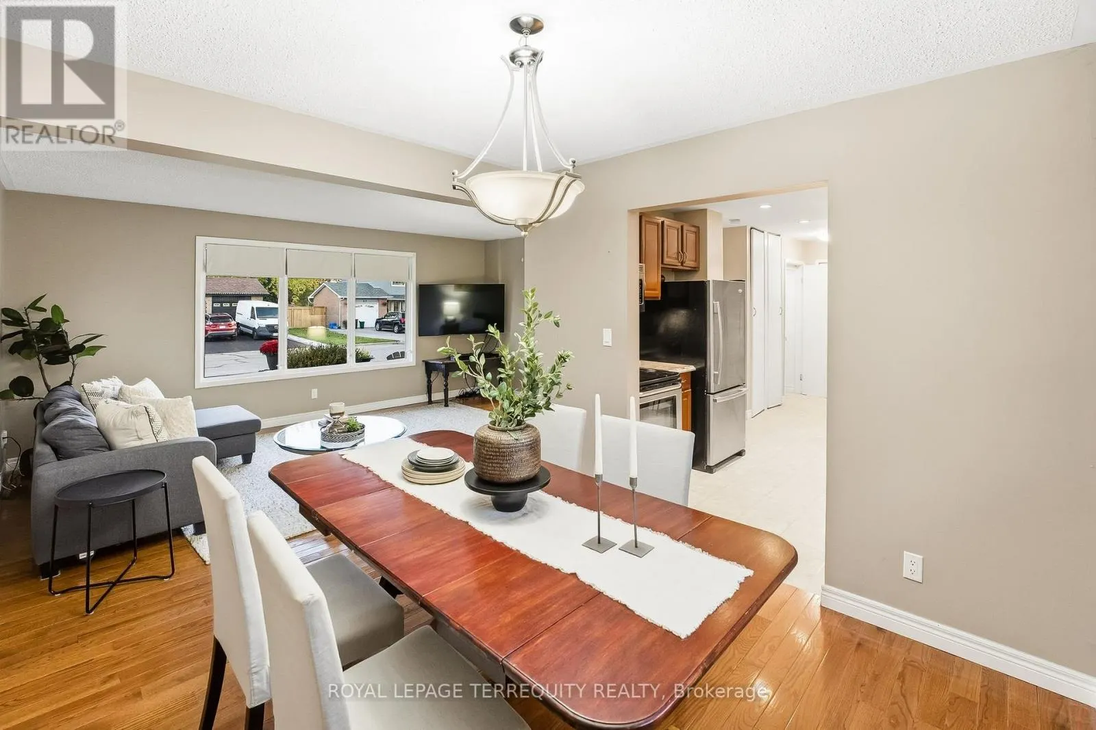 652 SPRAGGE CRESCENT