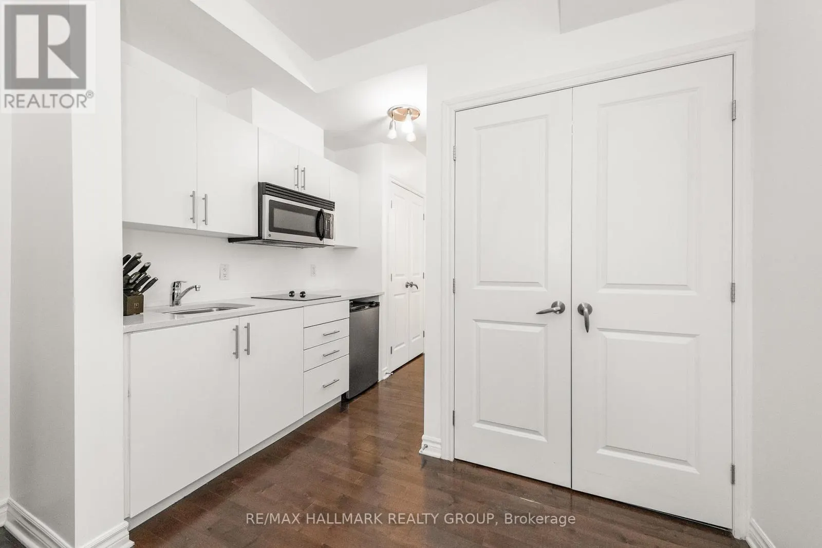 103 - 429 KENT STREET