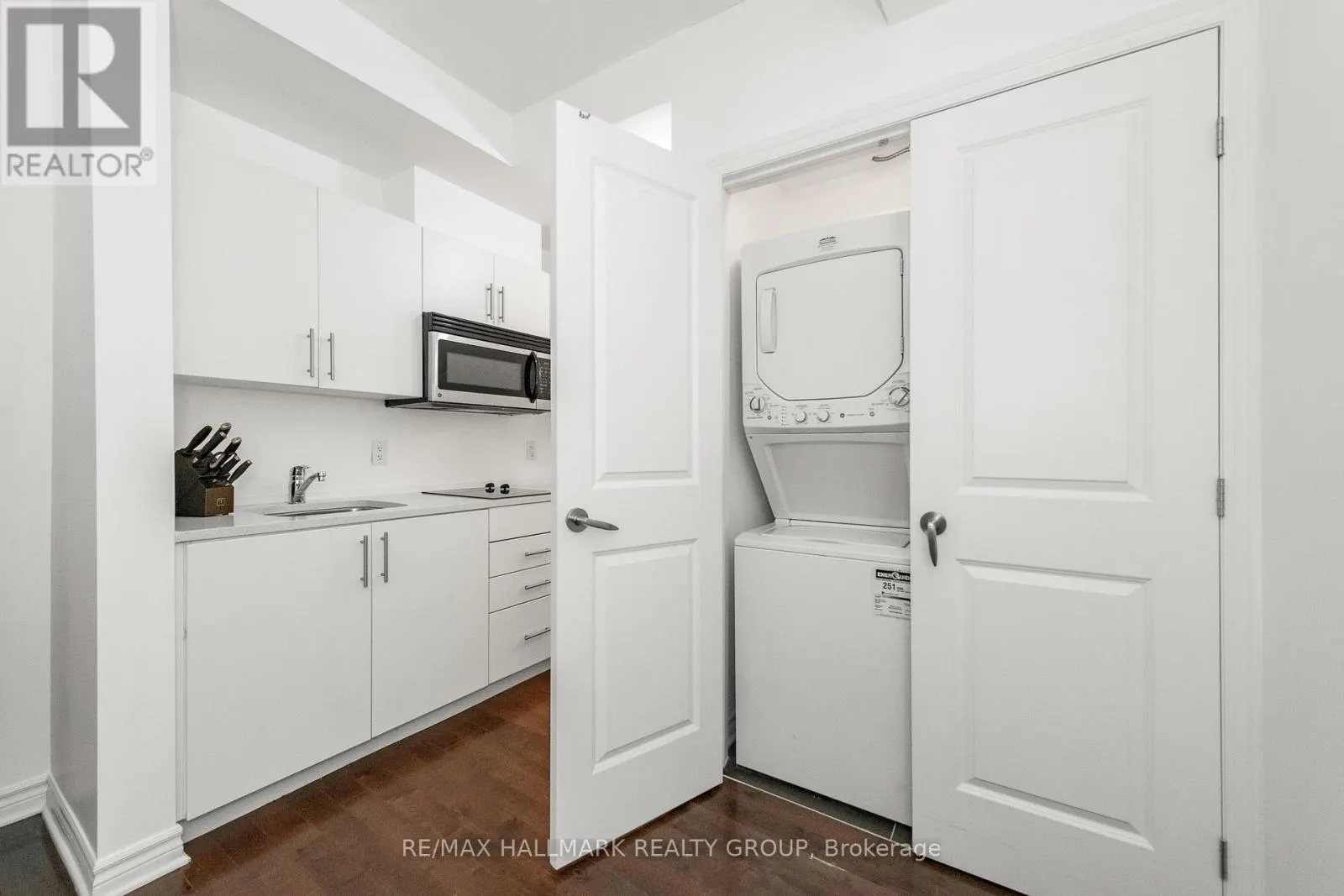 103 - 429 KENT STREET