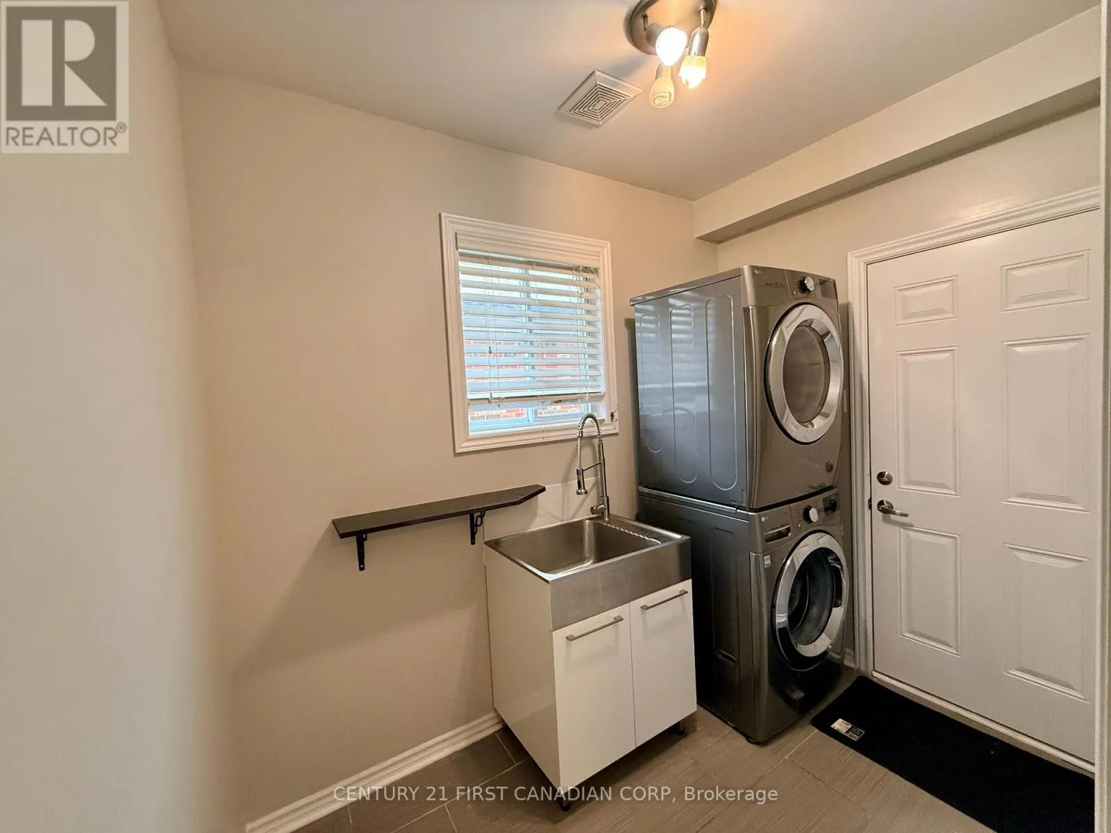 861 OAKCROSSING ROAD