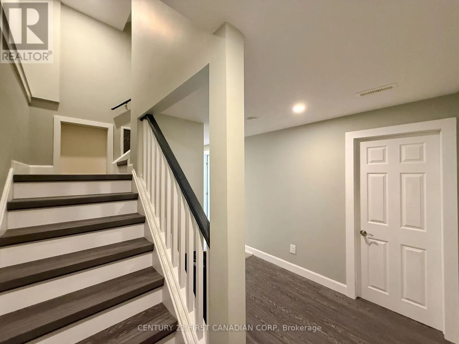 861 OAKCROSSING ROAD