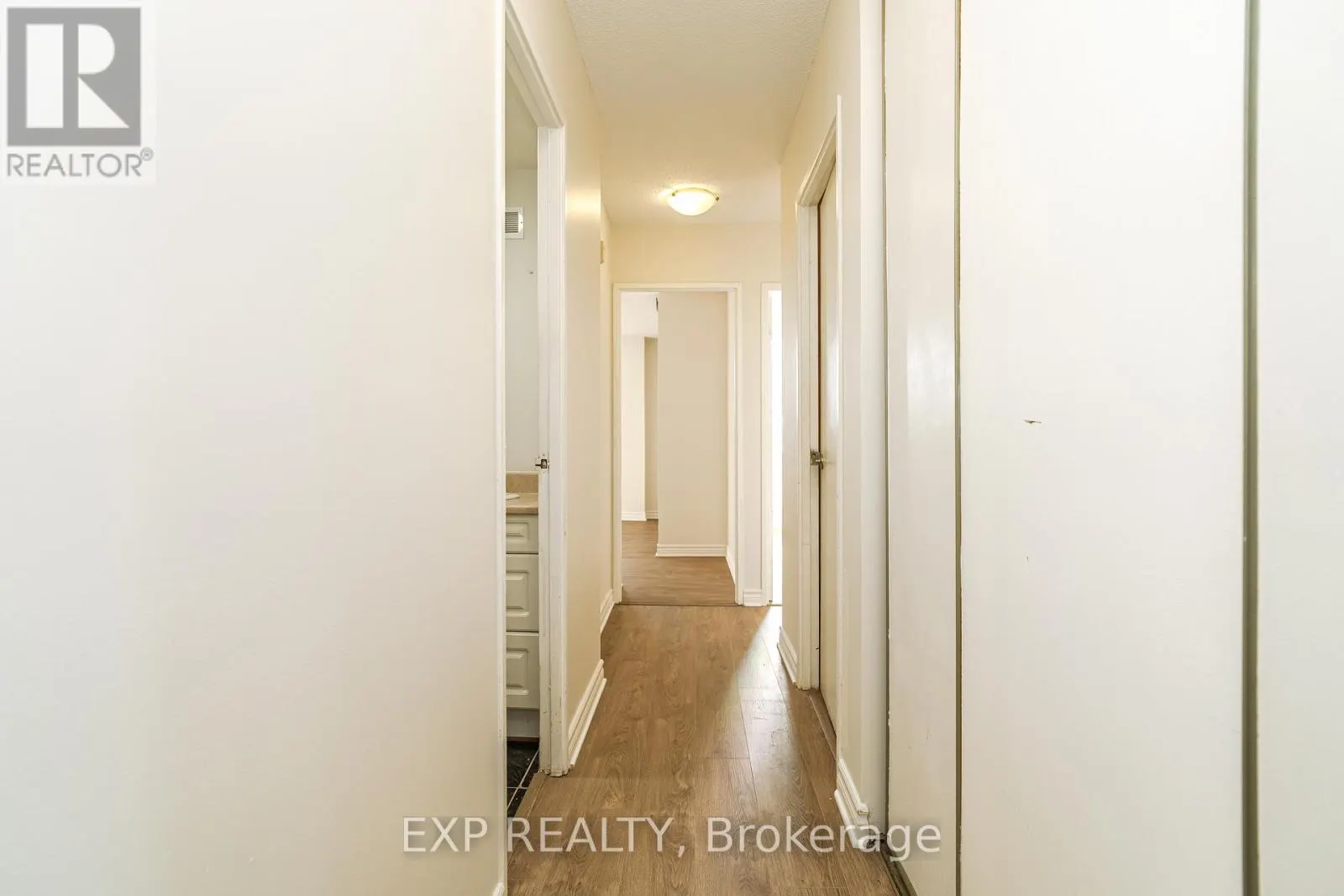 415 - 2000 JASMINE CRESCENT