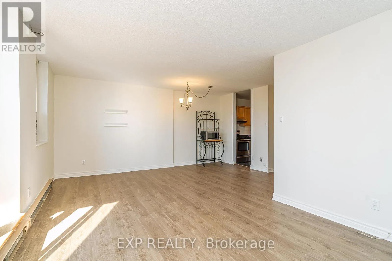 415 - 2000 JASMINE CRESCENT