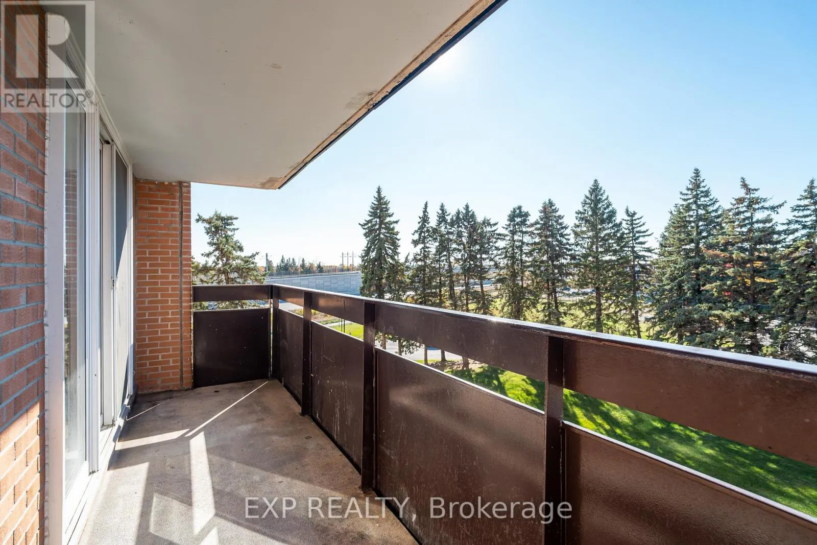 415 - 2000 JASMINE CRESCENT